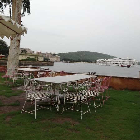 ホテル Raasleela Luxury Camp ウダイプル エクステリア 写真