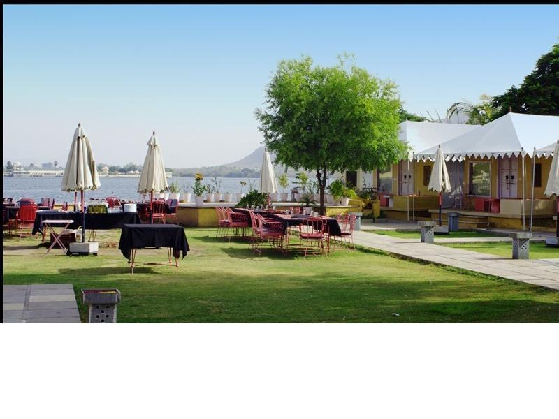 ホテル Raasleela Luxury Camp ウダイプル エクステリア 写真