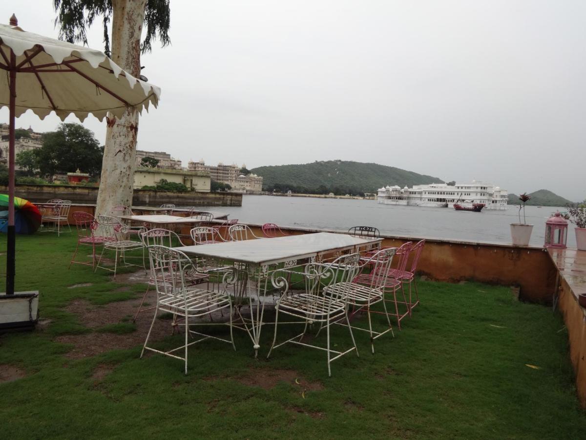 ホテル Raasleela Luxury Camp ウダイプル エクステリア 写真